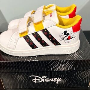 The Adidas Disney Grand Court Mickey Hook-and-Loop Shoes | size: 10K